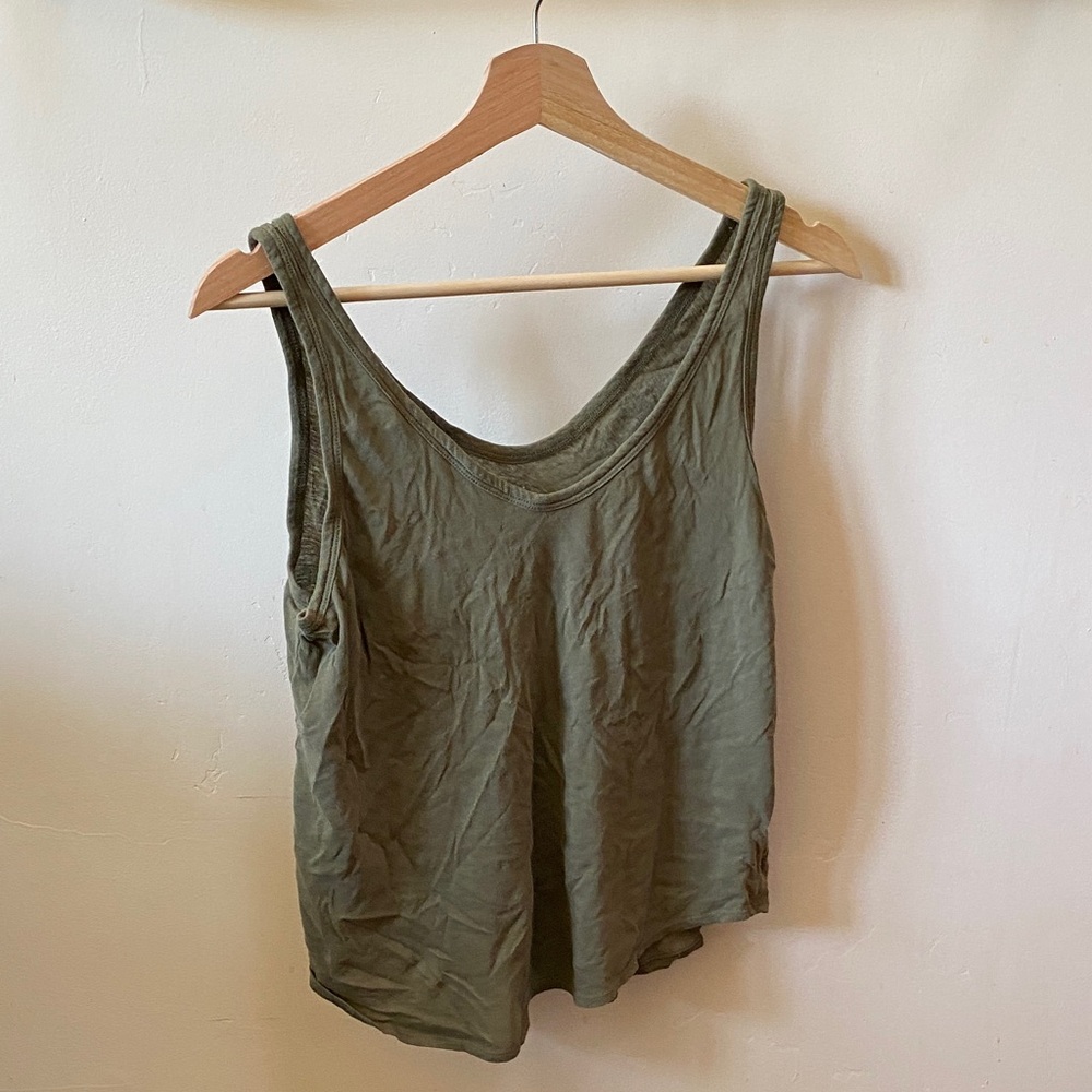 Everlane air tank Olive Green Women's small